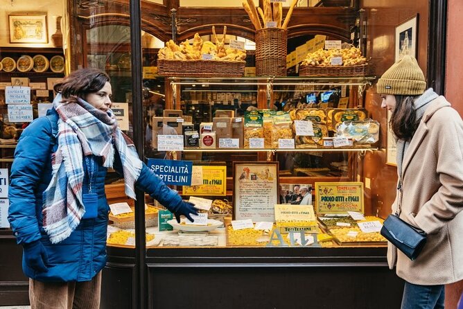 Bologna Food Tour small group - Quadrilatero, Neptune Square, and Piazza della Mercanzia in order