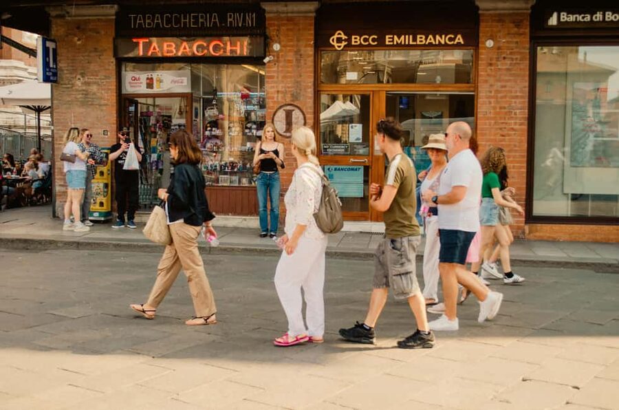 Bologna: Street Food Tour in the Historic Center - Guides that make the tour feel personal, not scripted