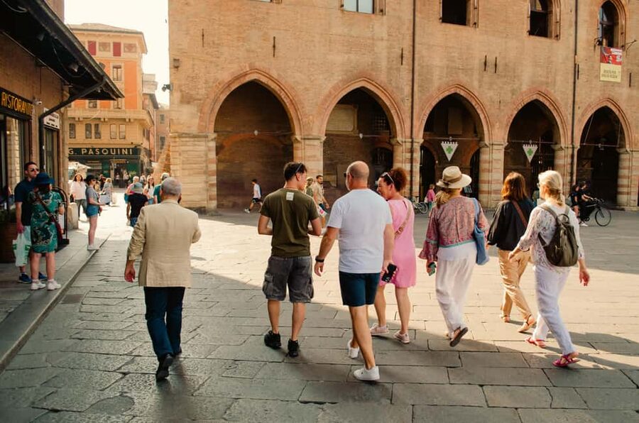 Bologna: Street Food Tour in the Historic Center - What Bologna street food actually gives you (and why it’s worth it)