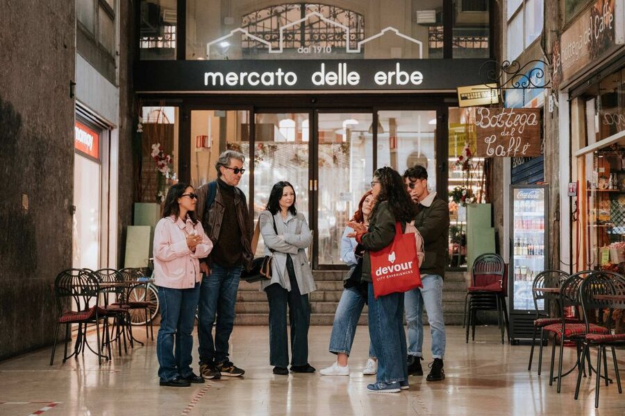 Bologna: Tastes and Traditions Food Tour with Market Visit - Osteria del Sole: Tagliatelle Bolognese and the Spaghetti Bolognese Truth