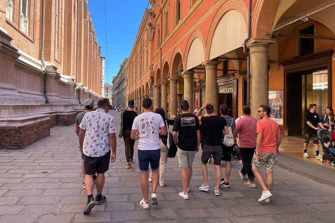 Bologna: Walking Food Tour and Highlights with a Local Guide - Via Drapperie and Vicolo Ranocchi: Street-Level Bologna Bites