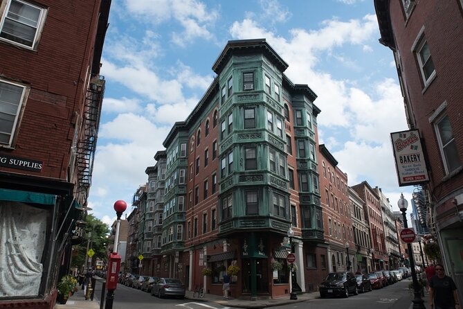 Boston North End Food Tour of 6+ Tastings, Cannoli, Lobster Roll - North End food tour basics: what you’re actually buying