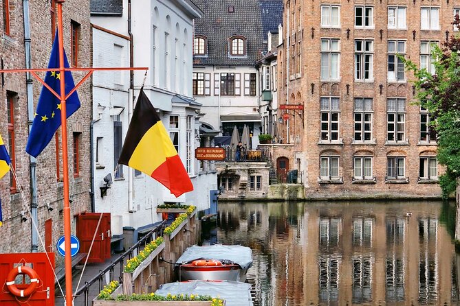 Bruges Food Tour with Full Meal & Drinks by Do Eat Better - The Dessert Finish at De Burg: Waffles, and the Bruxelles vs Liège Difference