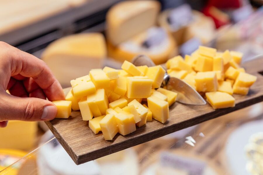 Bruges: Private Food Tour – 10 Tastings with Locals - What You’ll Eat: Fries, Waffles, Beer, Chocolate, and Local Drinks