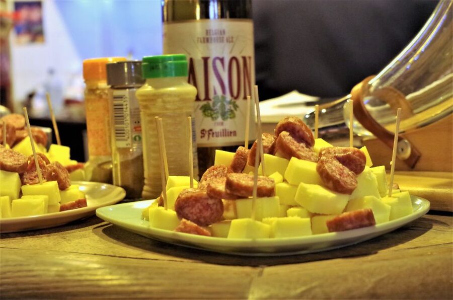 Brussels: Beer Tasting Tour with 7 Beers and Snacks - Stop 2 and Stop 3: The tasting loop through classic taverns