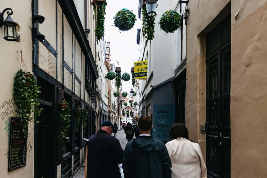 Brussels: Beer Tasting Tour with 7 Beers and Snacks - Price and value: what $90 buys in real terms