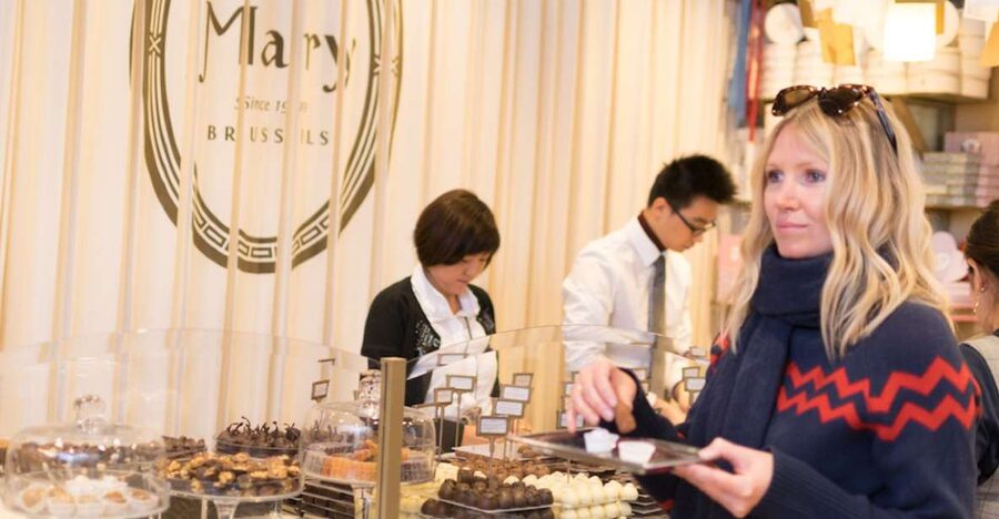 Brussels: Belgian Chocolate, Beer, and Fries Tasting Tour - Six pralines that actually teach you something about chocolate