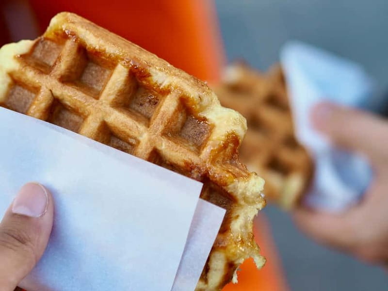 Brussels: City Center Guided Food Tour with Tastings - What’s actually included: a guided tasting route, not just snacks