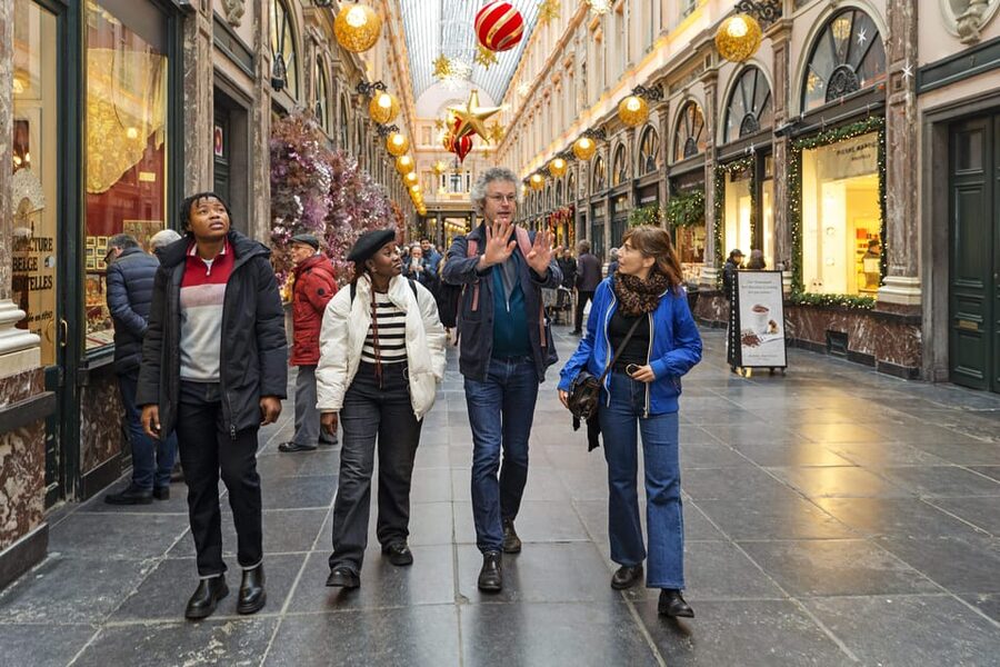 Brussels Food Tour: Main Dish, Beer, Waffle & Chocolate - Place Poelaert to Royal Gallery Finish: The Shape of the Walk