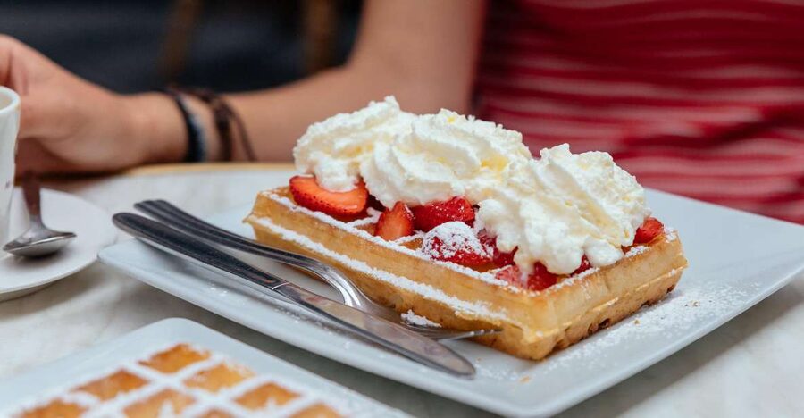 Brussels: Private Food Tour – 10 Tastings with Locals - What you’ll actually taste: fries, chocolate, and a full snack ladder