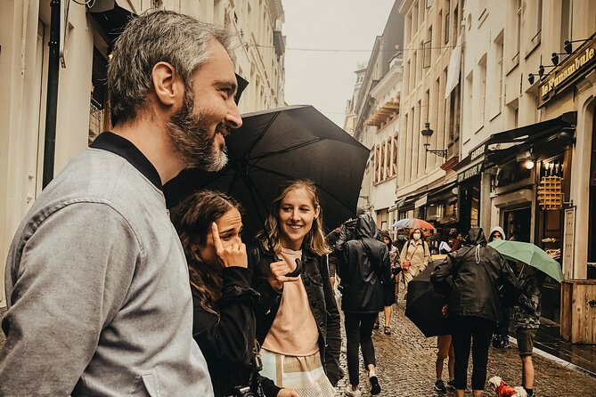 Brussels Walking and Tasting Tour (Beers,Chocolates&Fries/Waffle) - A Brussels walk that mixes icons with real tastes