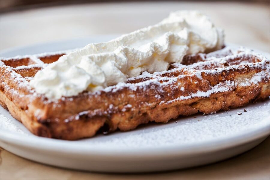 Brussels: Walking Food Tour with Chocolate, Beer, & Waffles - Walking in Brussels, the Food-First Way