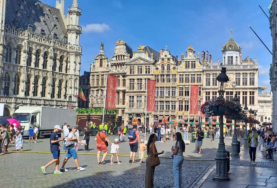 Brussels: Walking Food Tour with Chocolate, Beer, & Waffles - Should You Book This Brussels Chocolate, Beer, and Waffles Tour?
