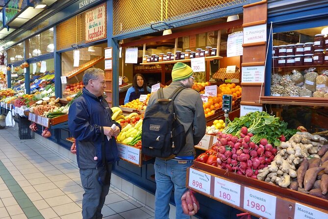 Budapest Great Market Hall Chef‑Led Private Tasting Tour - Shopping Smarts Inside the Hall (Paprika Gifts and No-Regret Buys)