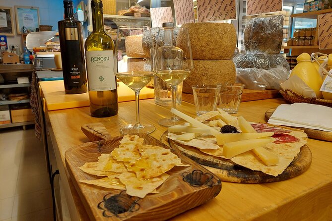 Cagliari: A Full Meal Sardinian Food Tour with Do Eat Better - Starting at Hotel Due Colonne: how this 3-hour food walk works