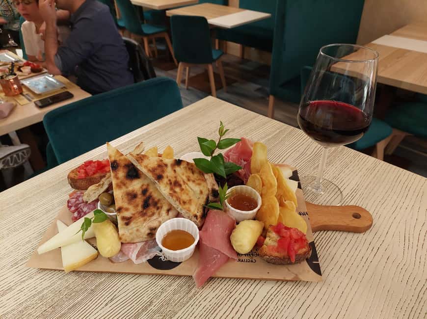 Cagliari: Taste Sardinia with a Full Meal Food Tour - Key things to know before you go