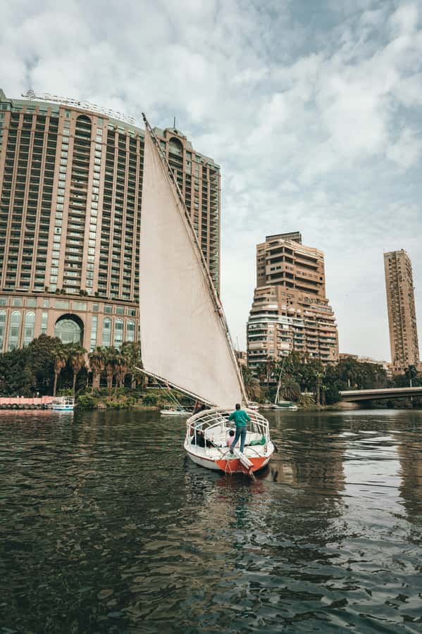 Cairo: Sunset Felucca Ride and Food Tour With Private Guide - Why the private guide experience matters (and who you might get)