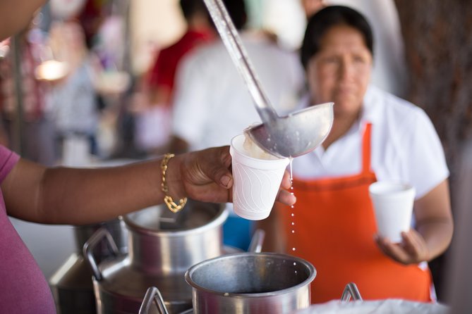 Cancun Street Food Tour with Food Stalls, Local Market and Murals - Stop 2: Taqueria Coapenitos and a Mexico City Signature Dish