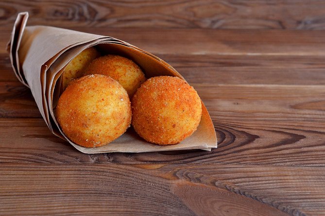 Catania Street Food Tour - Walking Catania From Piazza Duomo to the Port