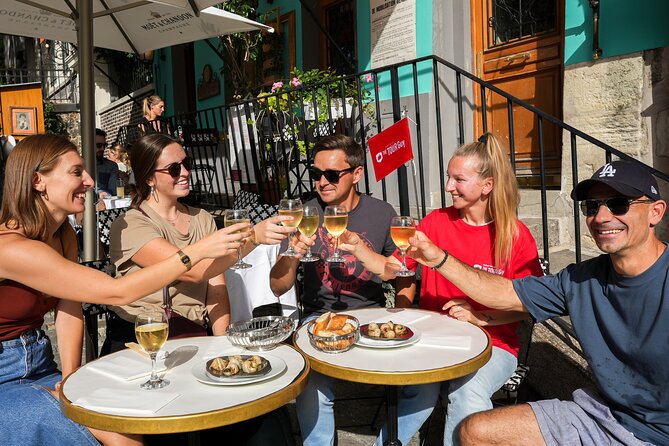 Champagne & Oysters Paris Food Tour - How the small group works (and why it matters in Paris)