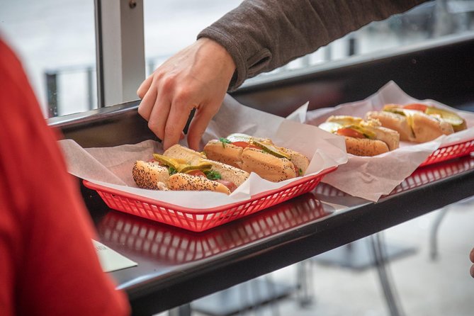 Chicago Food Tour: Taste the City’s Most Iconic Eats - Portions, Drinks, and Vegetarian Options: What You Can Plan For