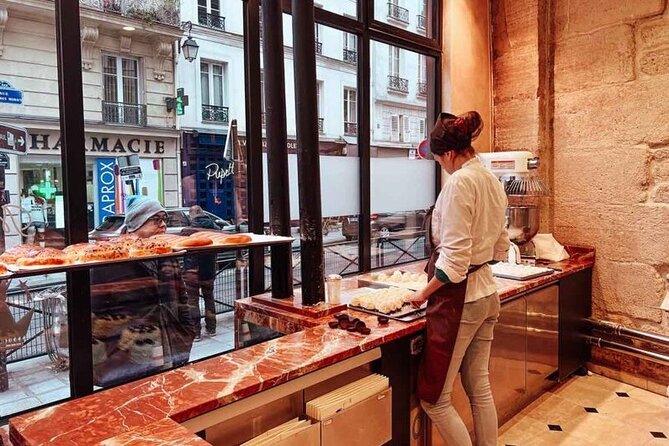 Cool Le Marais: Parisian Food Tour, Small Group or Private Option - French Onion Soup With Wine: Comfort Food Done the Paris Way