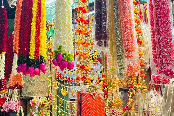 Customized Half Day and Full Day Delhi Shopping, Street Food Tour - Dariba Kalan: The Street of Incomparable Pearls