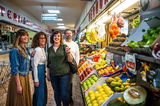 De Mercados: A Neighborhood Market and Food Tour - Plaza de San Ildefonso: a quick history stop that helps you read the neighborhood