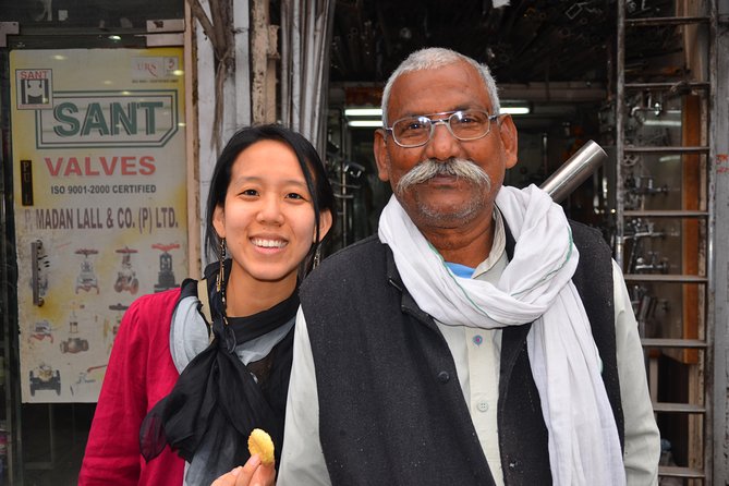 Delhi Food Tour : Best Way To Experience Authentic Indian Food - How They Handle Spice and Portion Control (So Your Stomach Doesn’t File a Complaint)