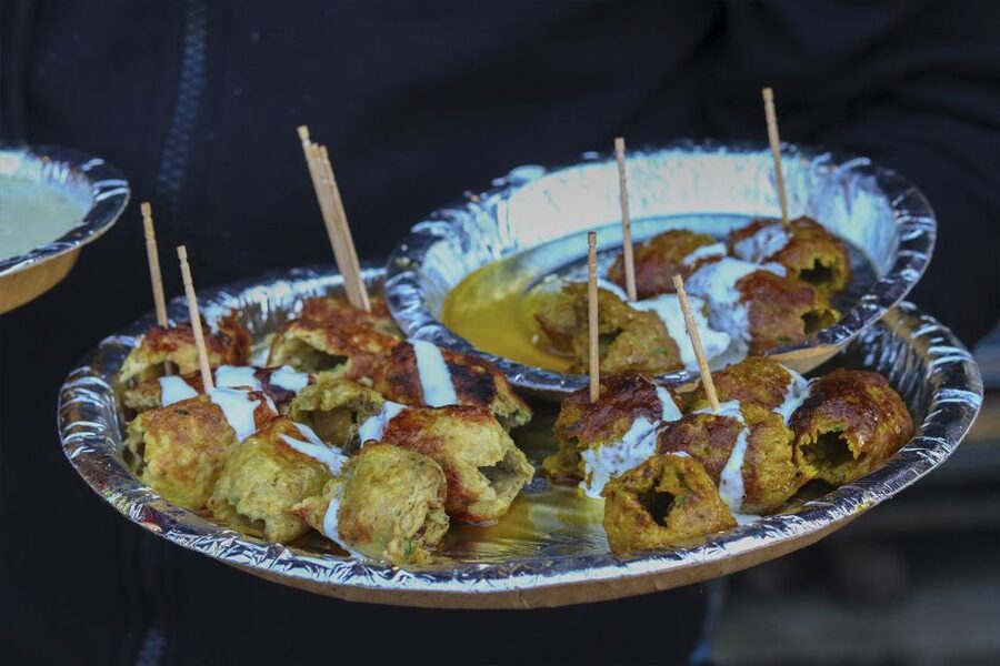 Delhi: Old Delhi Street Food Tour with Rickshaw Ride - Chandni Chowk Street Food: How the “Eat and Learn” Loop Feels