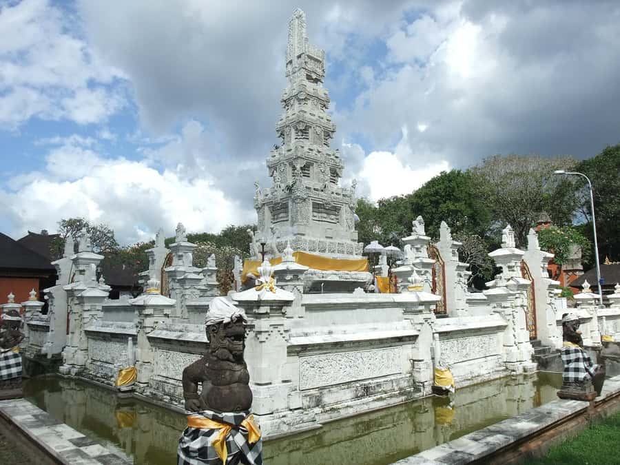 Denpasar: Museum, Traditional Market and Food Tasting Tour - Bajra Sandhi Monument: The resistance story with a museum inside