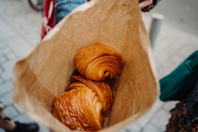 Devour Bordeaux: Ultimate Food & Wine Tasting Tour - Remparts Café plat du jour: your savory pause near city hall