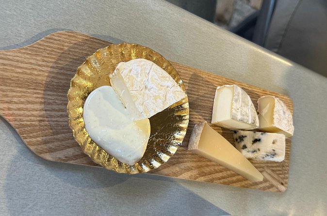 Discover's Lyon's Food with a Local - Food Tour with a Local - Pralus at Lyon Saint-Jean: the brioche stop you plan around