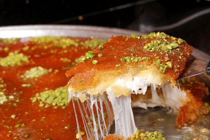 Doha: Pearl Island Food Tour – 7 Tastings, AC Vehicle - The guide factor: what you gain beyond the menu