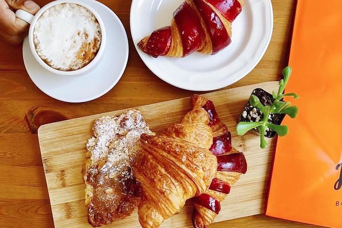 Downtown Los Angeles Food Tour - The small-group setup: up to 8 feel, up to 12 reality