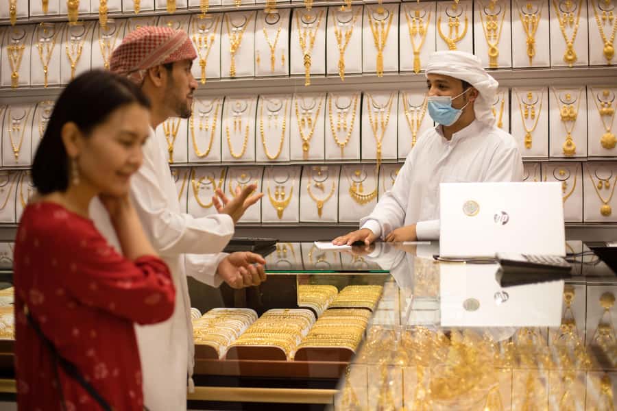 Dubai: Old Town, Creek, Museums, Souks, & Street Food Tour - Al Fahidi Fort and the museum-style pacing you’ll feel