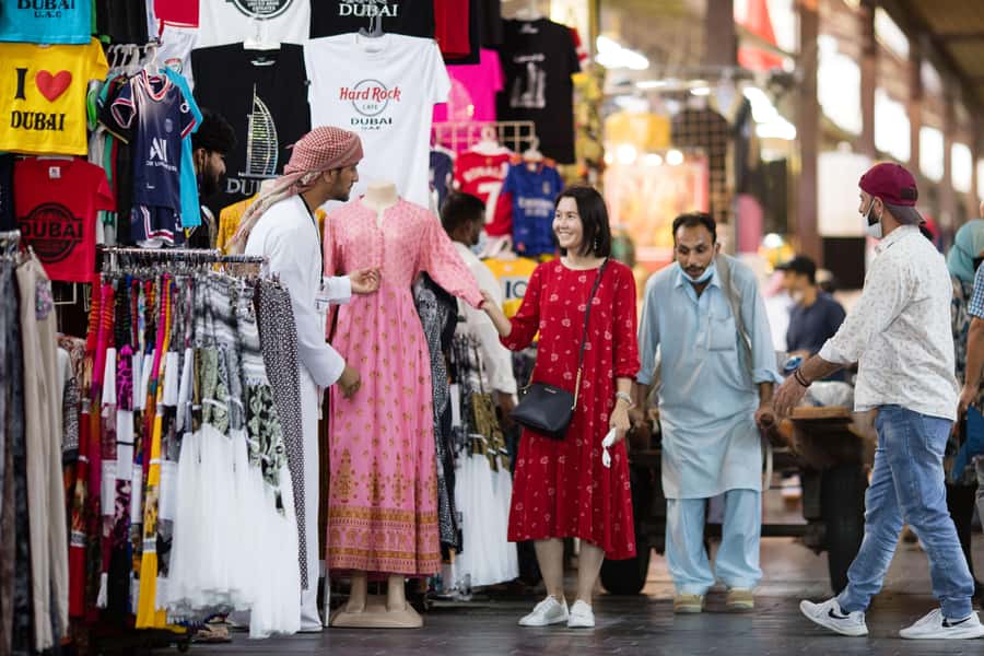 Dubai: Old Town, Creek, Museums, Souks, & Street Food Tour - Tour feel: walking, pacing, and how guides like Hamza or Seef change it