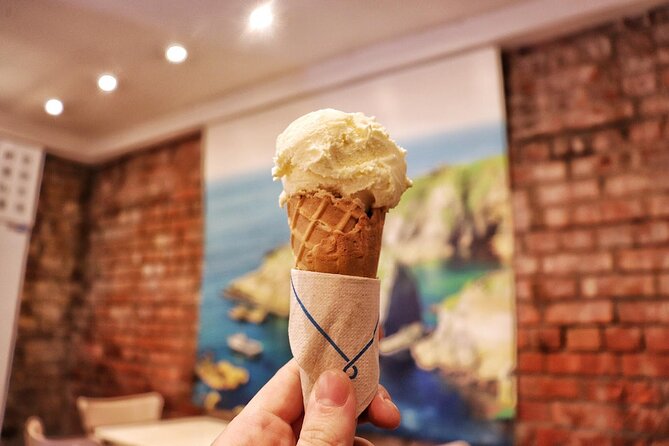Dublin Historical Centre Food Tour with 8 Food Tastings & Drinks - Drinks included: Irish coffee, local beer, and soft options