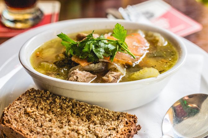 Dublin Historical Centre Private Food Tour with 8 Food Tastings - What the best guides do: turning bites into Dublin context
