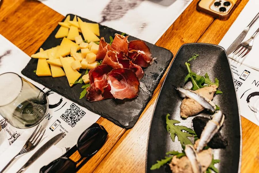 Dubrovnik: Old Town Food Tour - Stop 2: Wine tasting that actually teaches you something