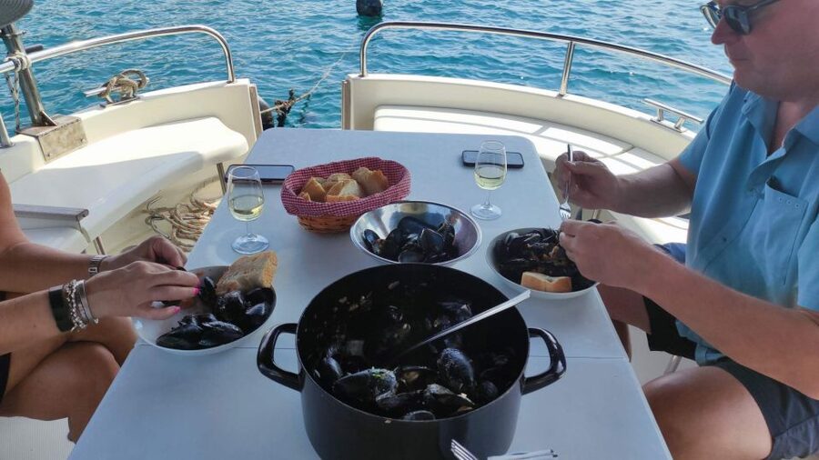 Dubrovnik: Oyster, Mussles, and Wine Tasting Tour in Ston - Dubrovnik to Ston: an easy hop to Pelješac wine country