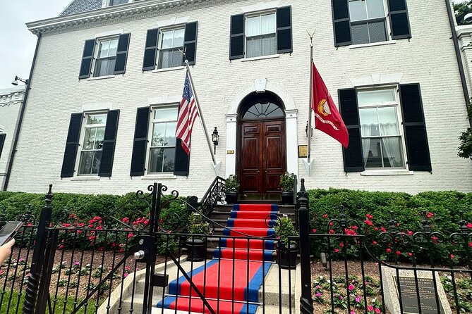 Eastern Public Market Food Tour with 5 Tastings plus Dessert - Marine Barracks Washington: history that sits right in your walking path