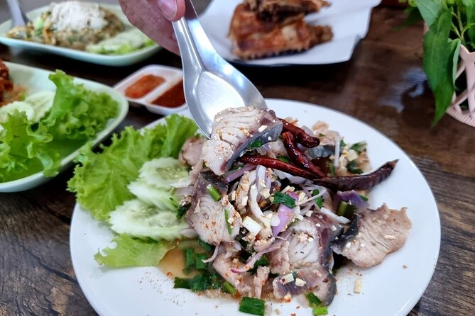 Eat Like a Local Food Tour in Hua Hin - The guide makes the difference: Leigh and Belle as examples