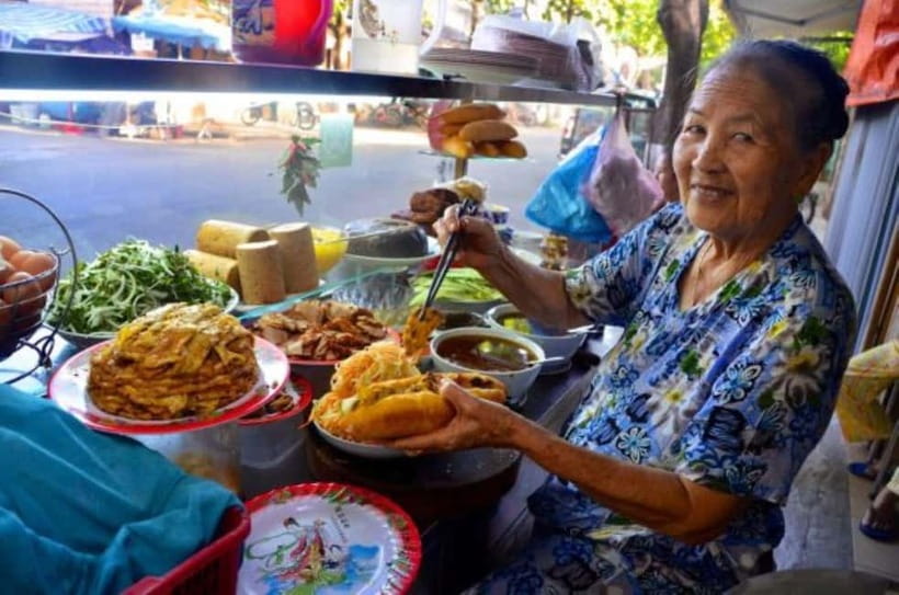 Eat Like a Local – Hoi An Evening Food Tour - Stop-by-Stop: How Each Bite Comes With Hoi An Context