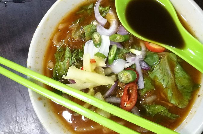 Eat Like A Local: Penang Street Food Tour - Astaka Sungai Pinang Food Court: Noodles, Roti, and Local Drinks