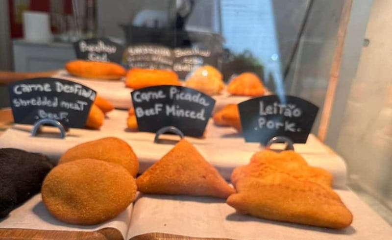 Eat Porto Like a Local: The Ultimate Full-Meal Food Tour - Where you start in Porto (Chapel of Souls) and why the walk works