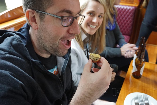 Eating Amsterdam: Food Tour & Canals Cruise - Café de Poort Gouda stop: young to aged organic cheeses