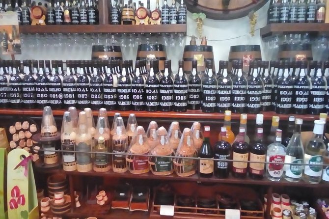 Eating Madeira! Wine & Food Tour in Funchal - Funchal wine-and-food: why this works better than a sit-down meal