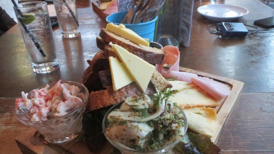 Edinburgh: Food & Drink Tasting Tour - Who this tour suits best