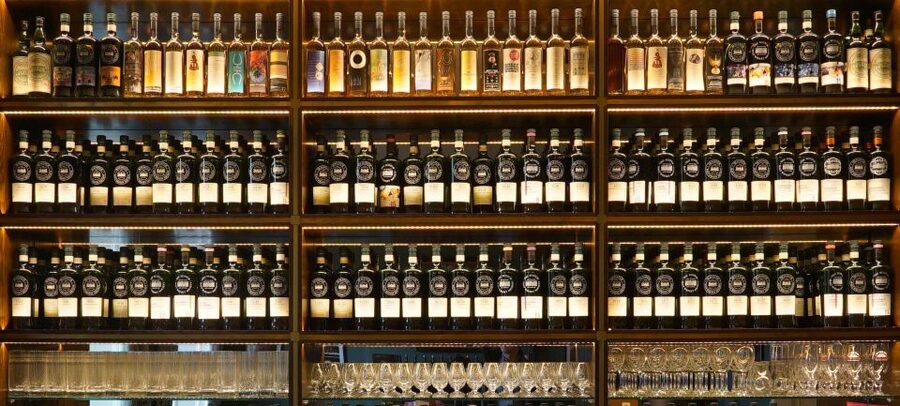 Edinburgh: Food & Drink Tasting Tour - Edinburgh Food & Drink Tasting Tour: Why this works in the Old Town